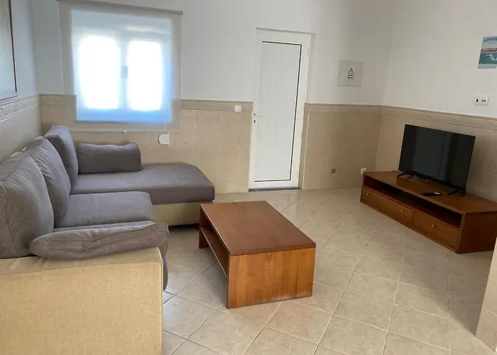 Swordfish Charming Retreat *